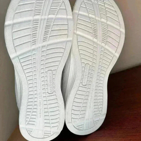 Size 10.5 D - New Balance 577 Hook and Loop White New - Picture 11 of 12